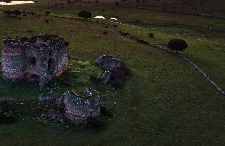 Castillo del Asmesnal (en ruinas), Spain